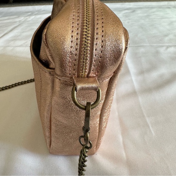 RoseGold Textured Crossbody Bag with Adjustable Strap Metallic Leather Bag - Picture 7 of 9